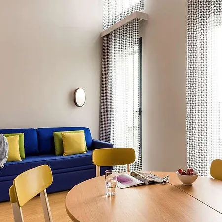 Hotel Adagio Access