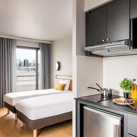 Hotel Adagio Access