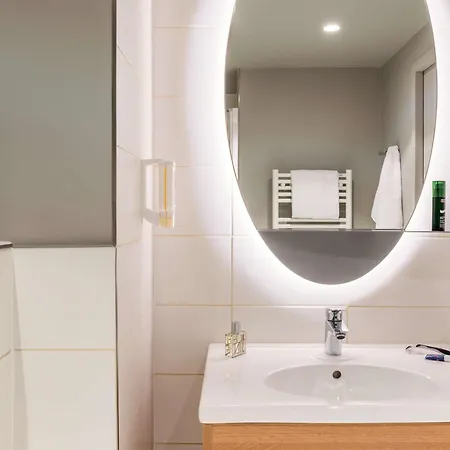 Adagio Access Hotel 3*
